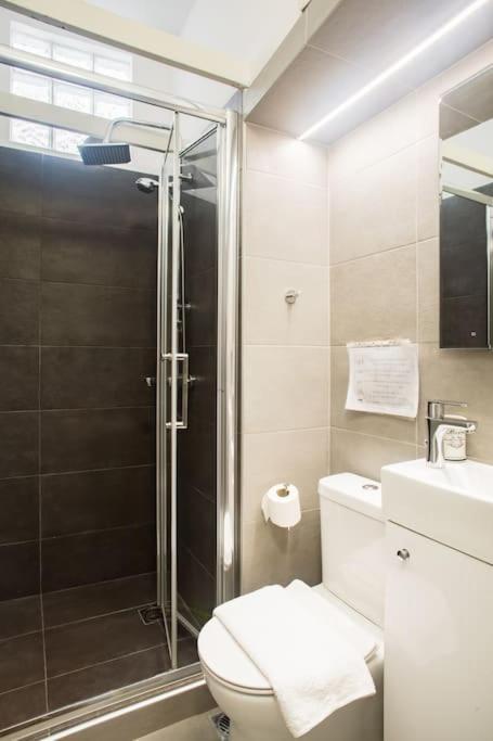 아테네 Splendid Full 5Bdr/3Bath/2Kitchens Mansion In Ath 아파트 외부 사진