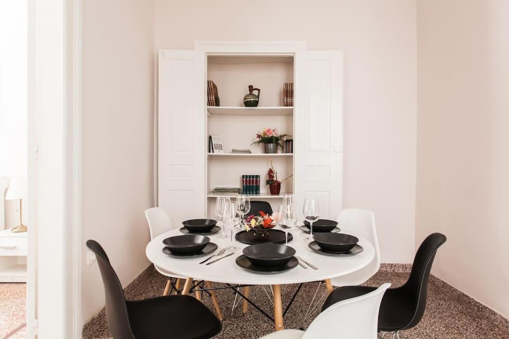 아테네 Splendid Full 5Bdr/3Bath/2Kitchens Mansion In Ath 아파트 외부 사진